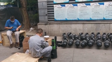 疊片污水處理器，正在裝配